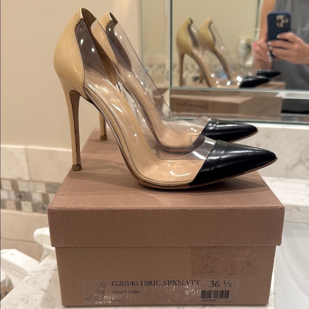 Gianvito Rossi Elegant Black and Tan Stiletto Heels